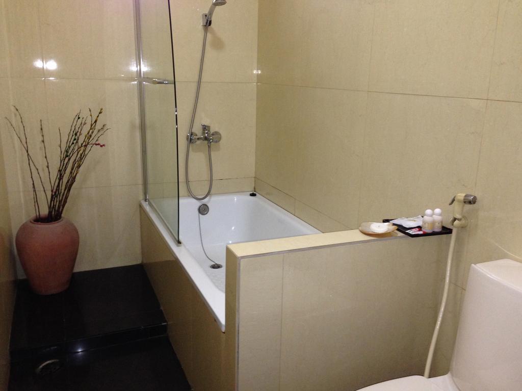 Classique Inn Янгон Екстериор снимка