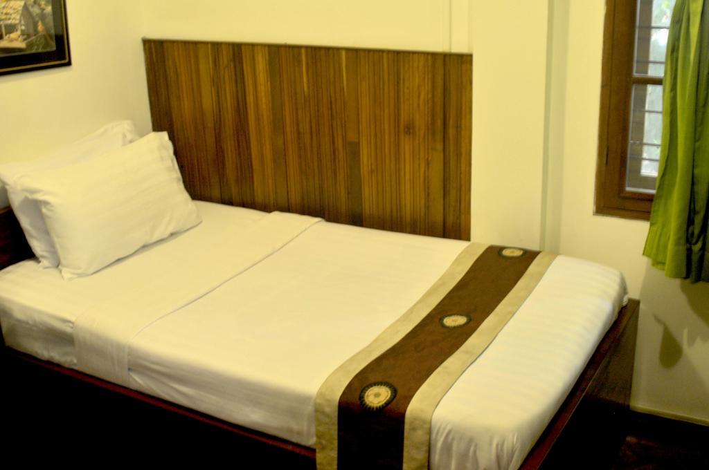 Classique Inn Янгон Екстериор снимка